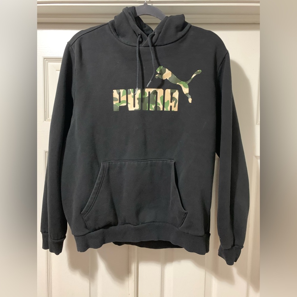 PUMA Sweater.